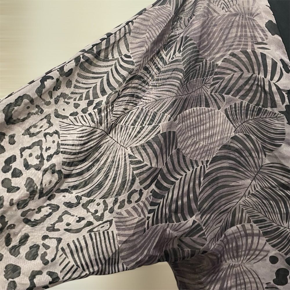 Charlotte Russe Black and Mauve Animal Print Top - Picture 5 of 11